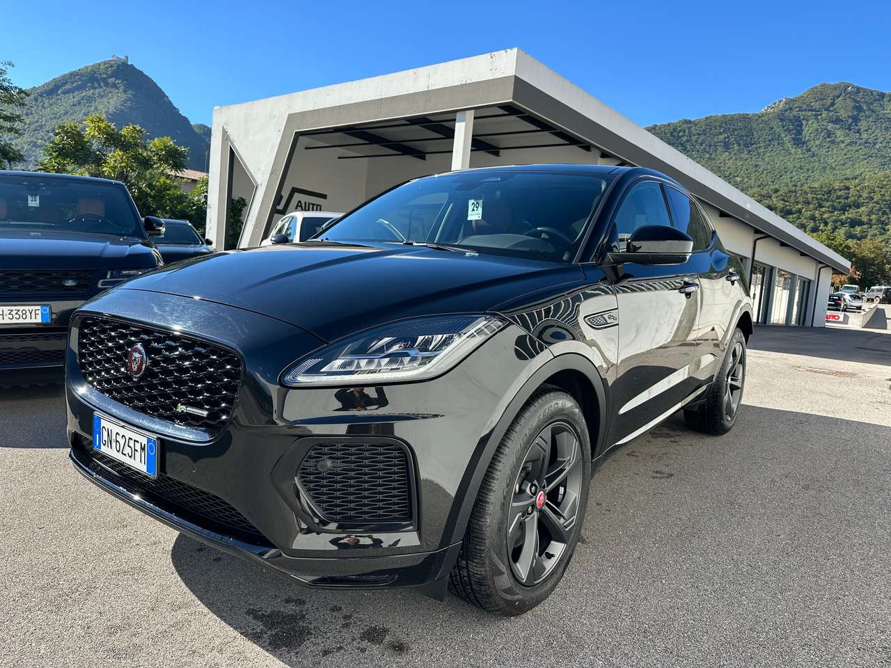 Jaguar E-Pace 2.0 D163 R-Dynamic Black awd auto