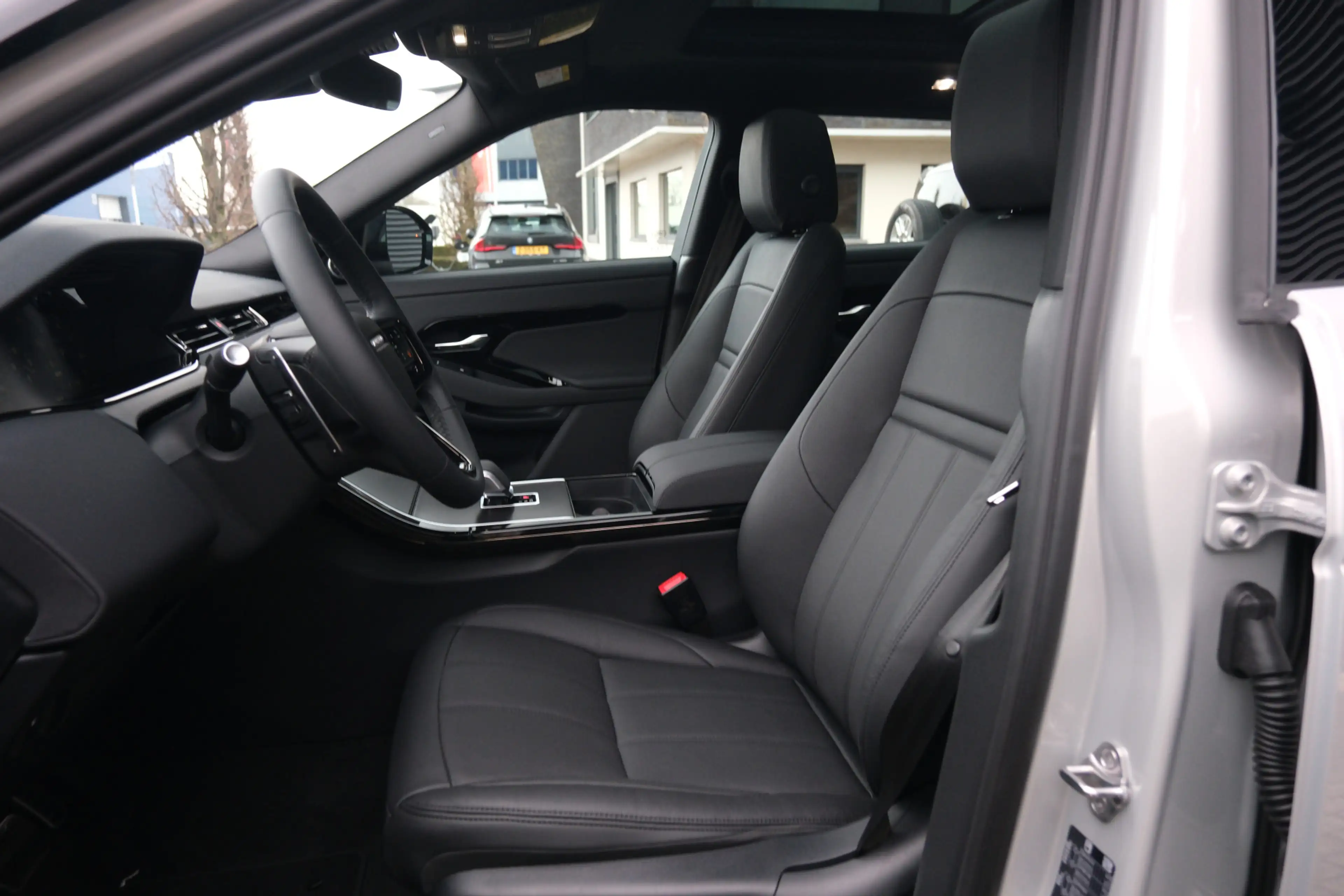 Land Rover Range Rover Evoque 1.5 P270e PHEV AWD Dynamic SE | NP € 81.214,- | Bl — photo 5