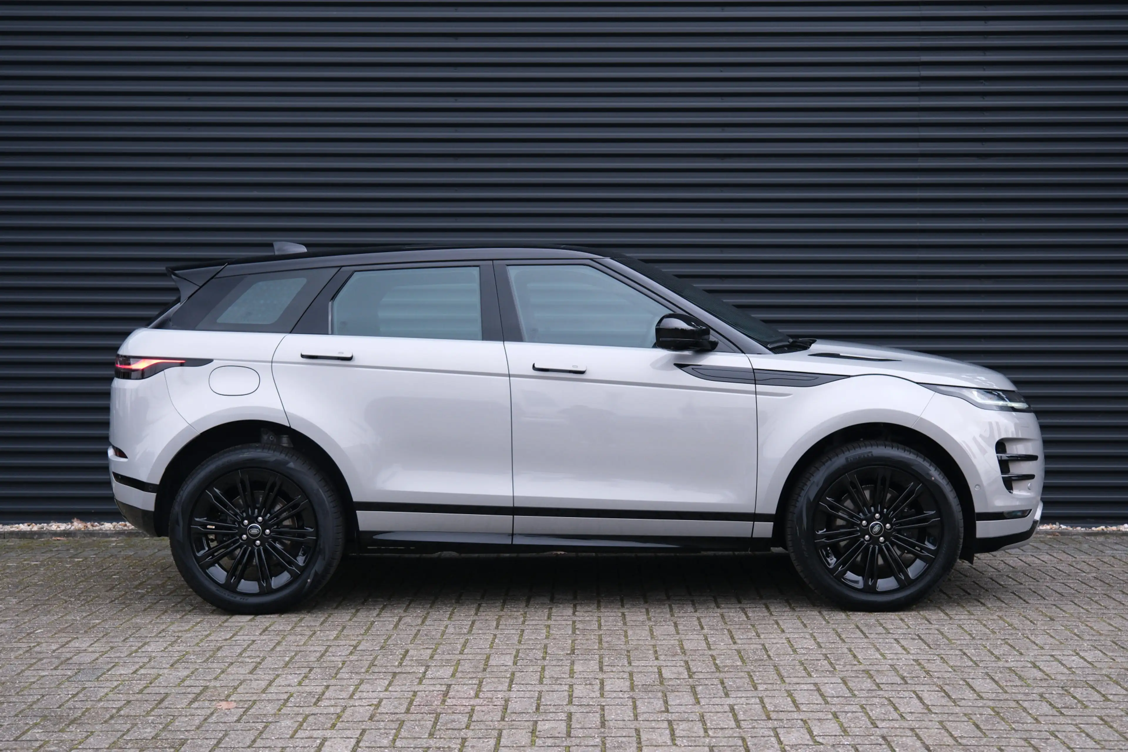 Land Rover Range Rover Evoque 1.5 P270e PHEV AWD Dynamic SE | NP € 81.214,- | Bl — photo 22
