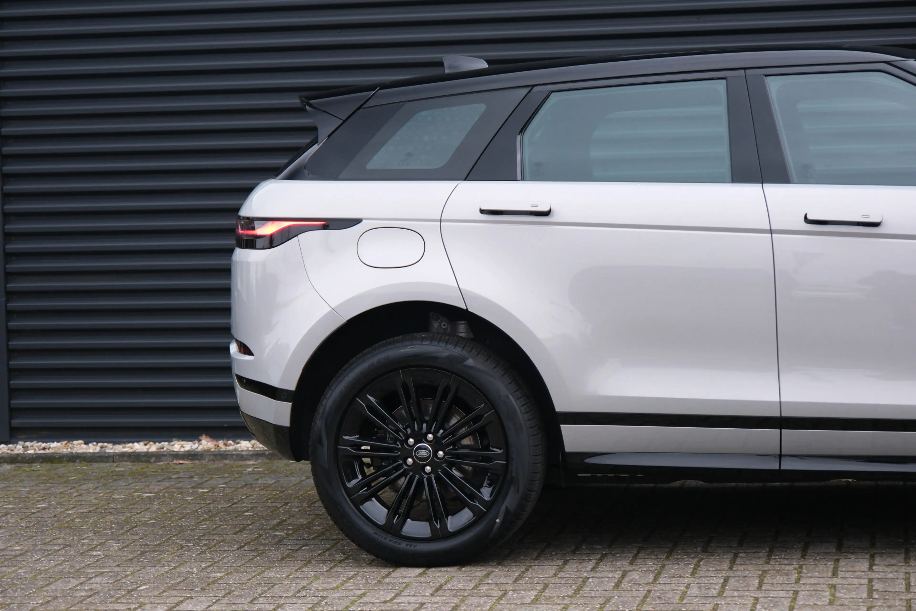 Land Rover Range Rover Evoque 1.5 P270e PHEV AWD Dynamic SE | NP € 81.214,- | Bl — photo 25