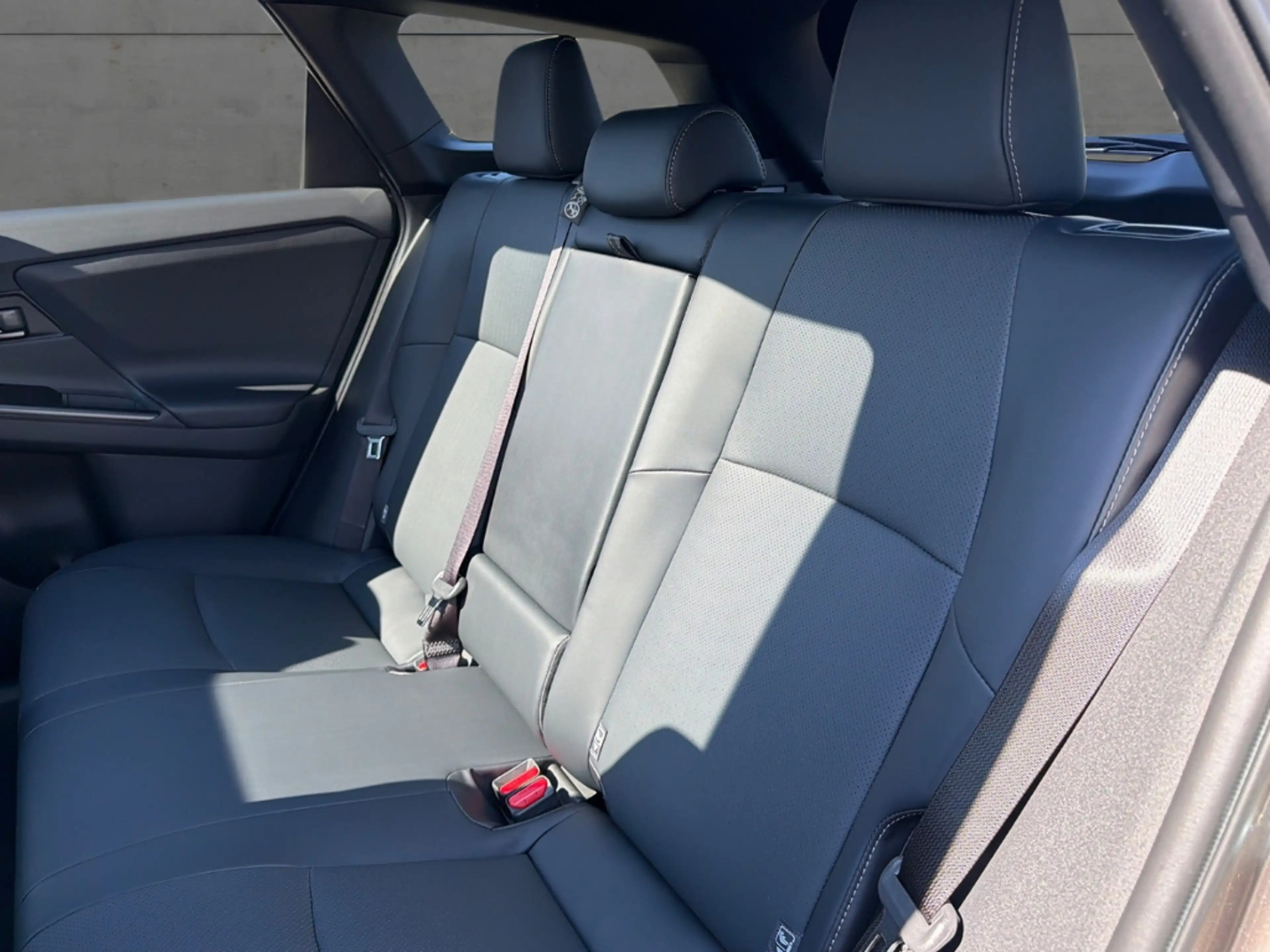 Toyota bZ4X Touring AWD Lounge Panorama Navi Digitales Cockpit — photo 9