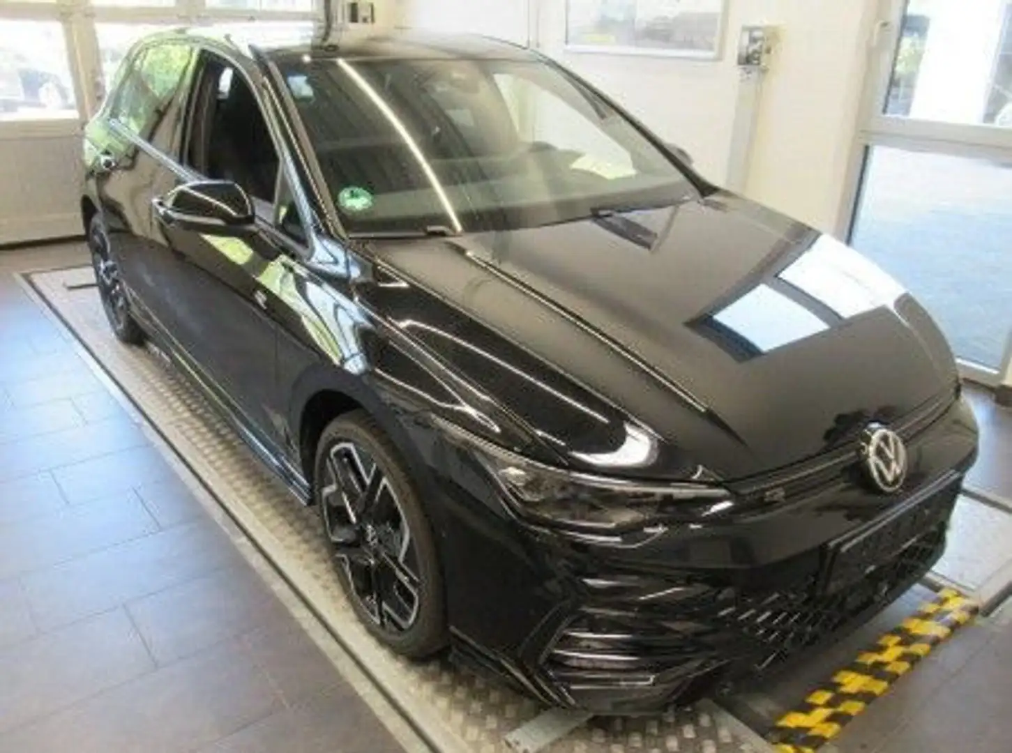 Volkswagen Golf 1.5 eTSI DSG R-Line AHK Pano DCC HUD h/k Schwarz - 2