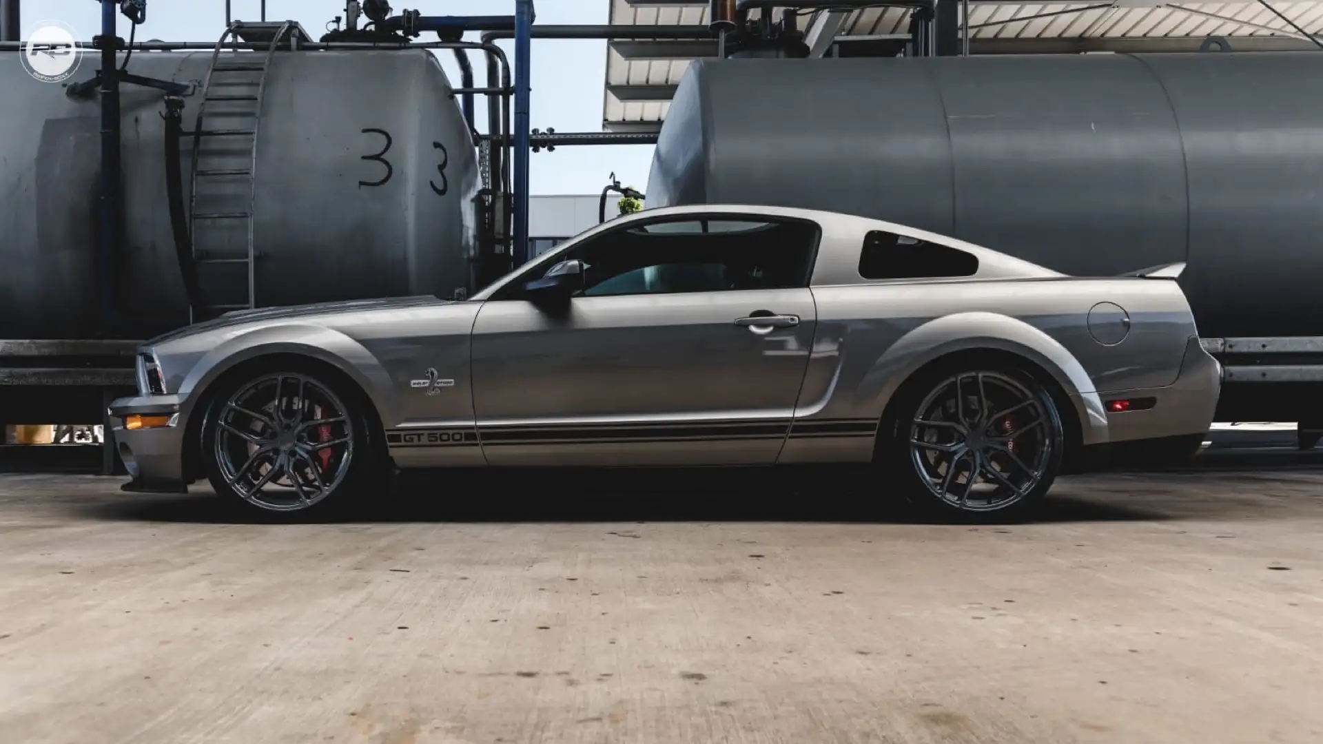 Ford Mustang Shelby GT 500 Grau - 1