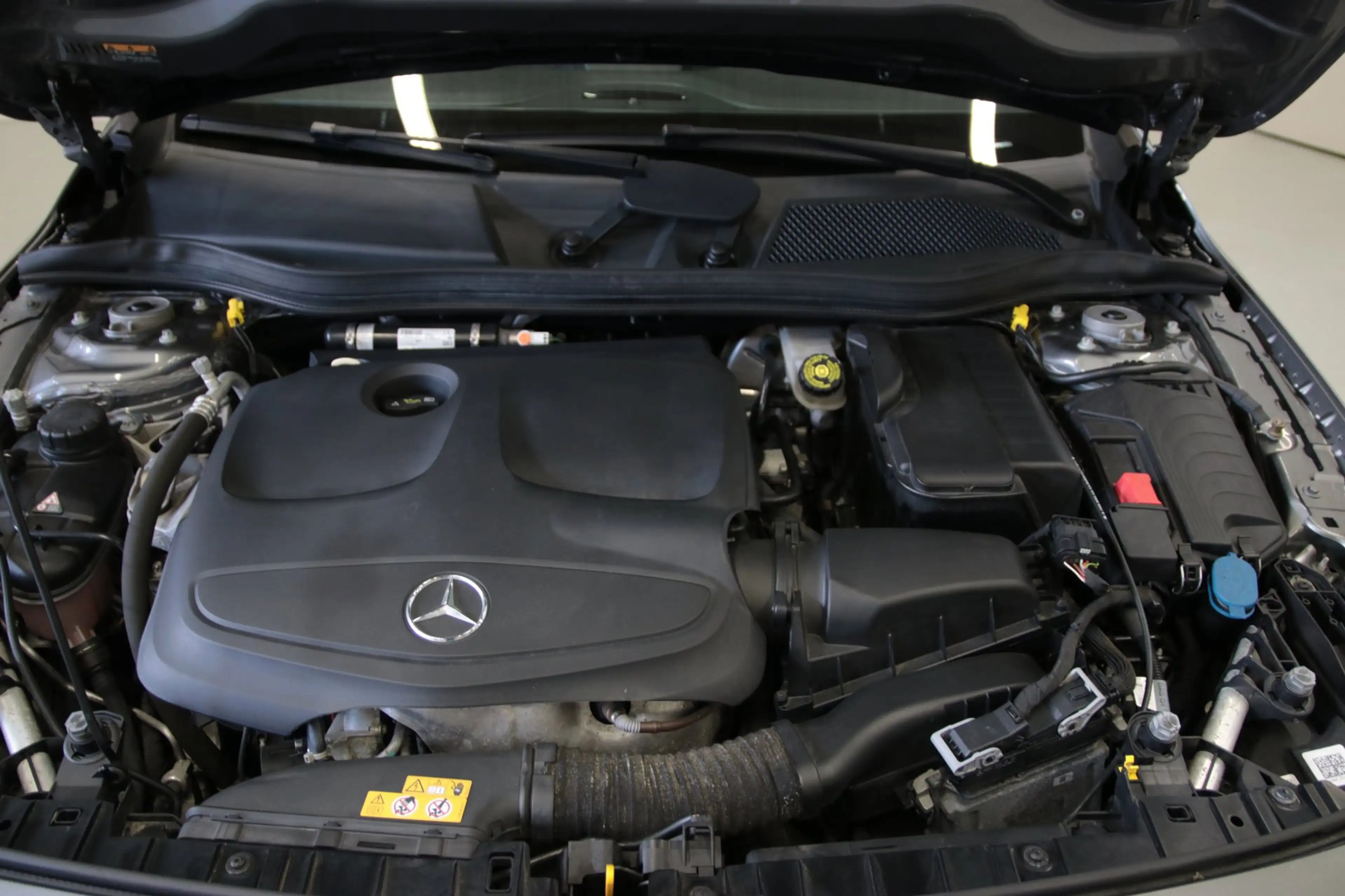 Mercedes-Benz GLA 180 Premium/ Achteruitrijcamera/ Panoramaschuifdak/ — photo 14