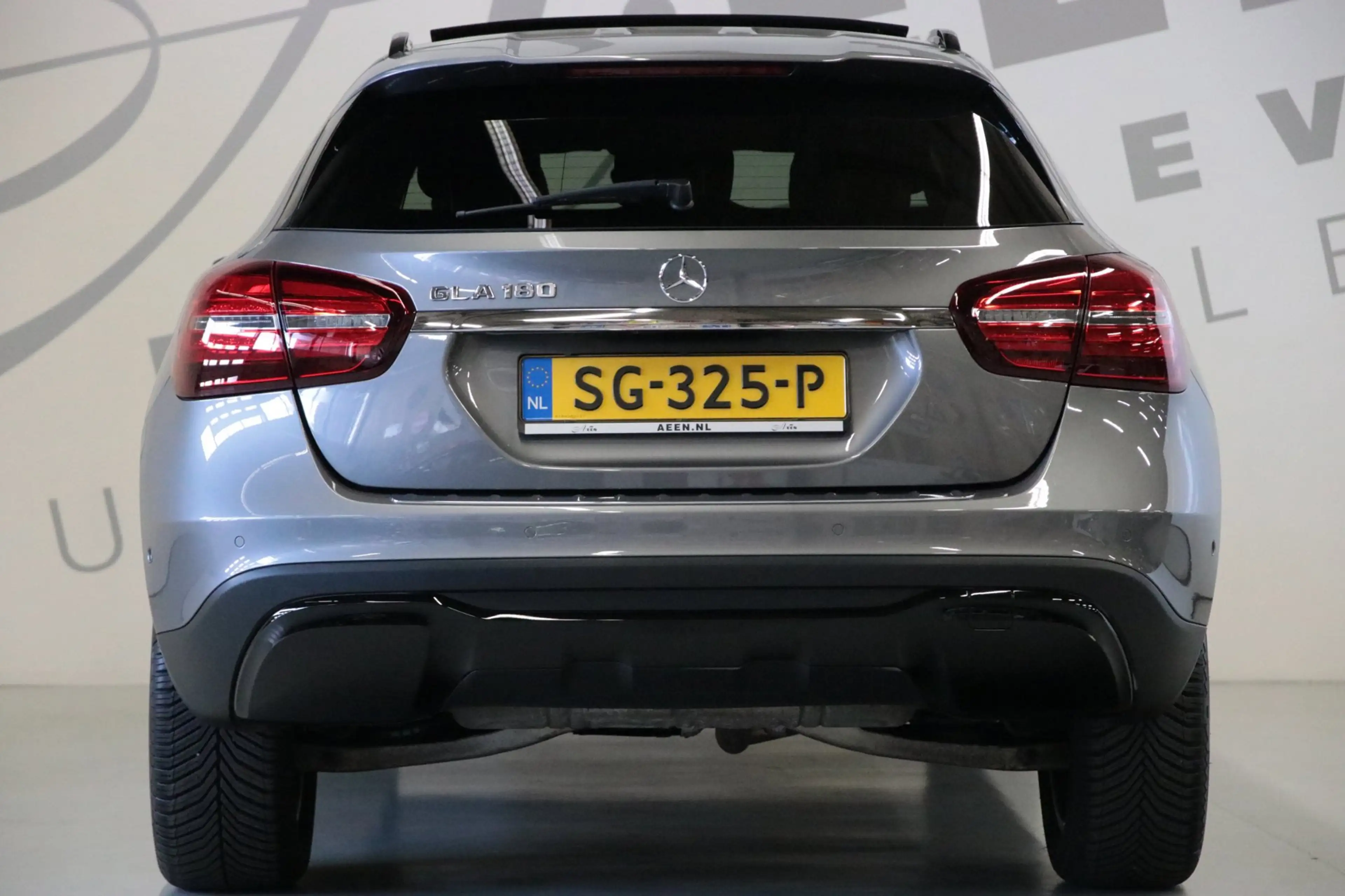 Mercedes-Benz GLA 180 Premium/ Achteruitrijcamera/ Panoramaschuifdak/ — photo 23