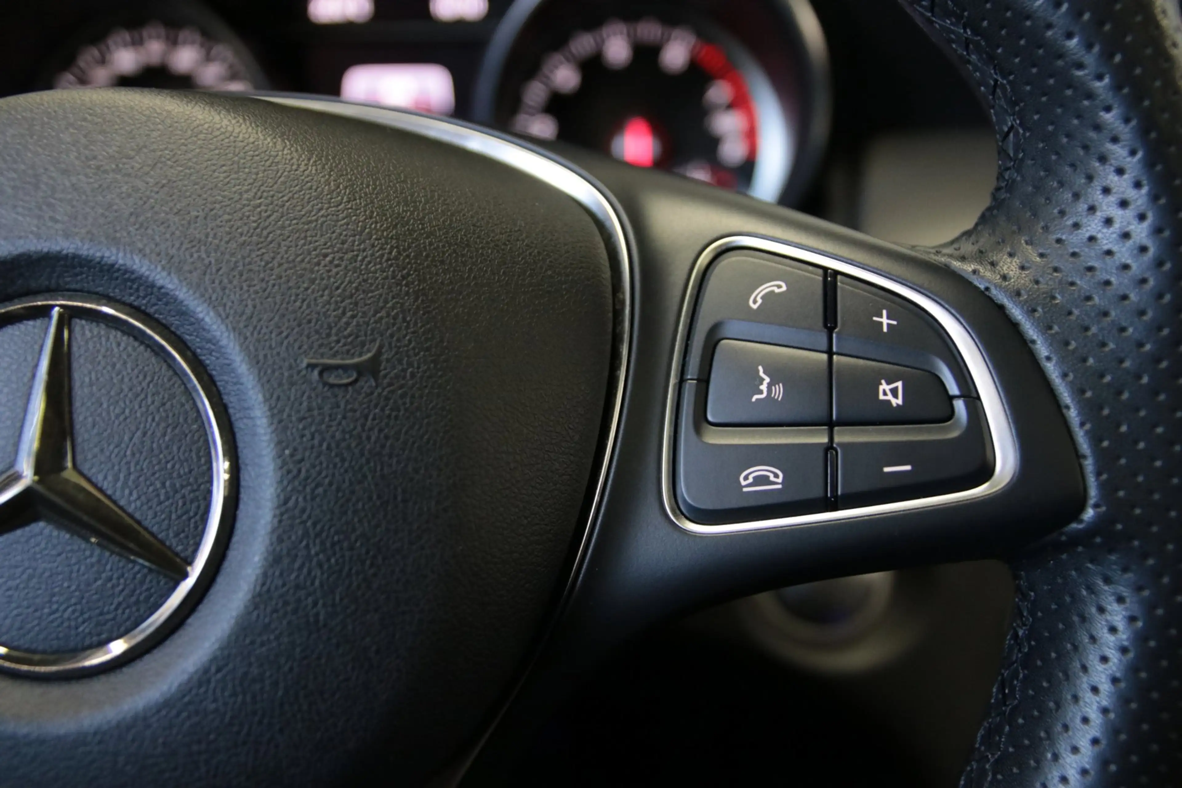 Mercedes-Benz GLA 180 Premium/ Achteruitrijcamera/ Panoramaschuifdak/ — photo 28