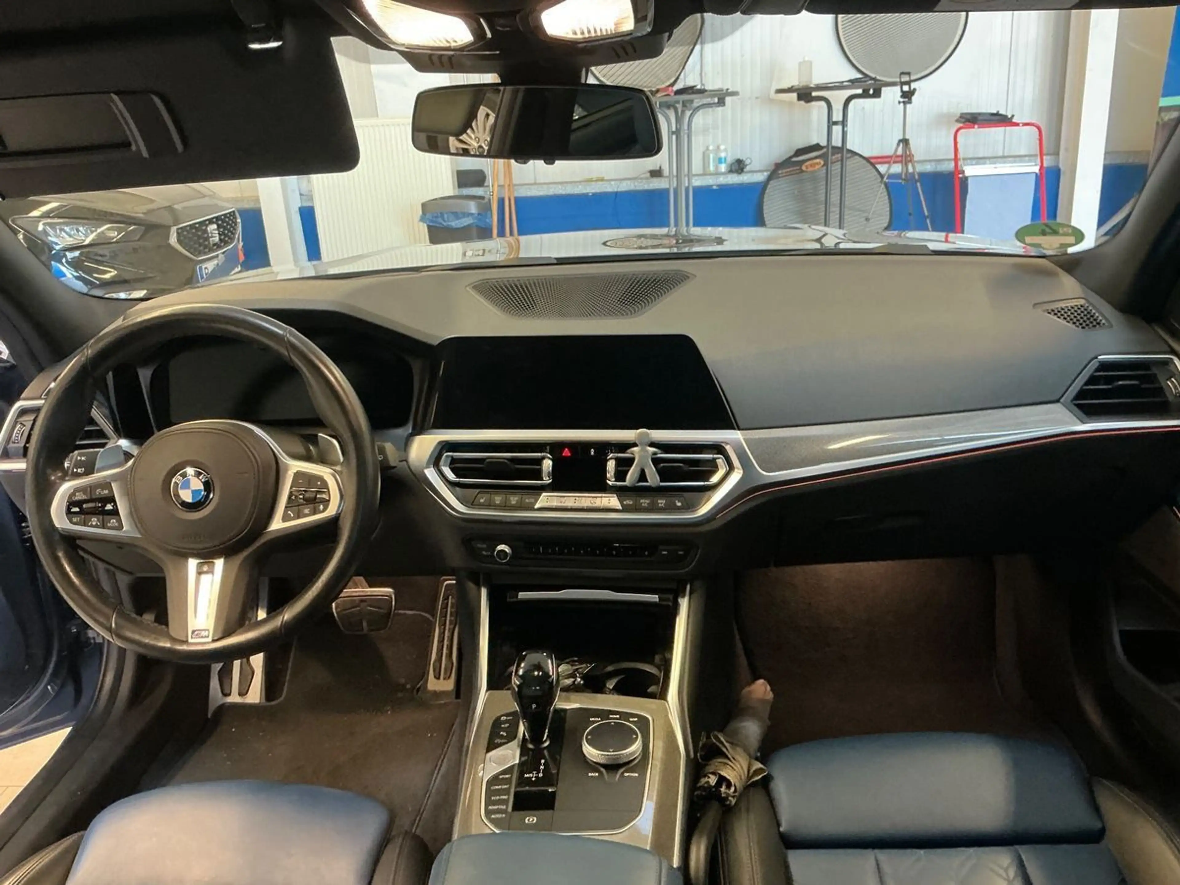 BMW 330 d xDrive M Sport*KW-Gewinde*Merino Bi-Color* — photo 2