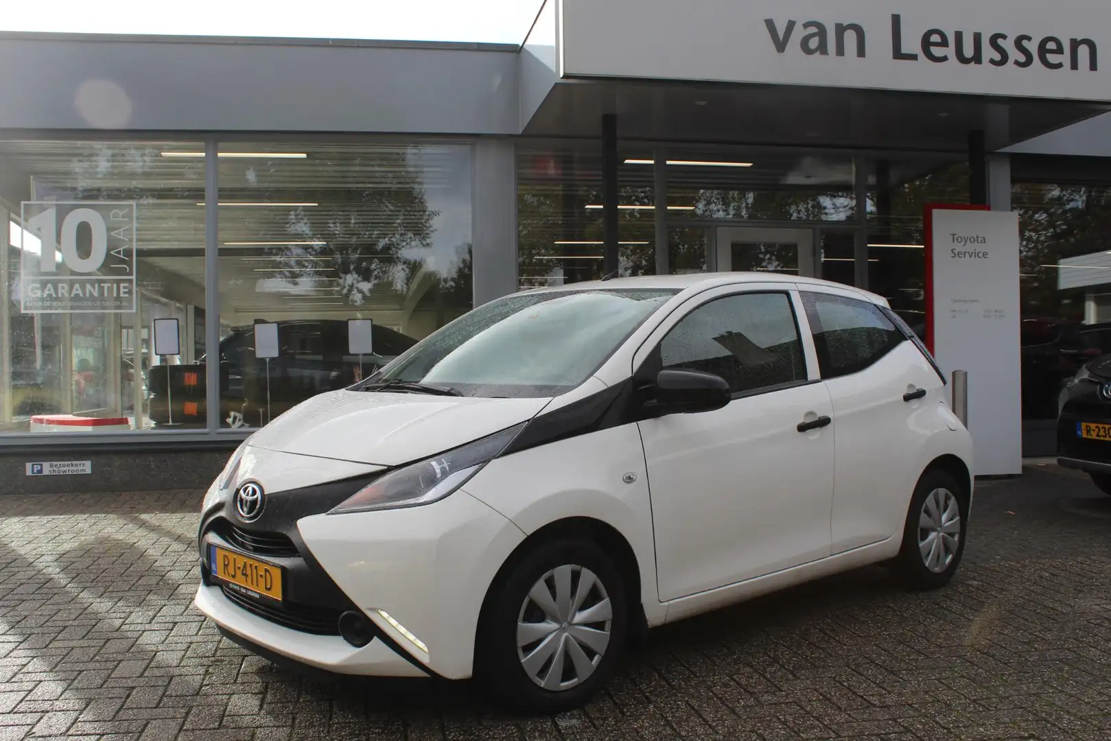 Toyota Aygo 1.0 VVT-i X-FUN AIRCO EL-RAMEN LED DAGRIJVERLICHTI Wit - 1