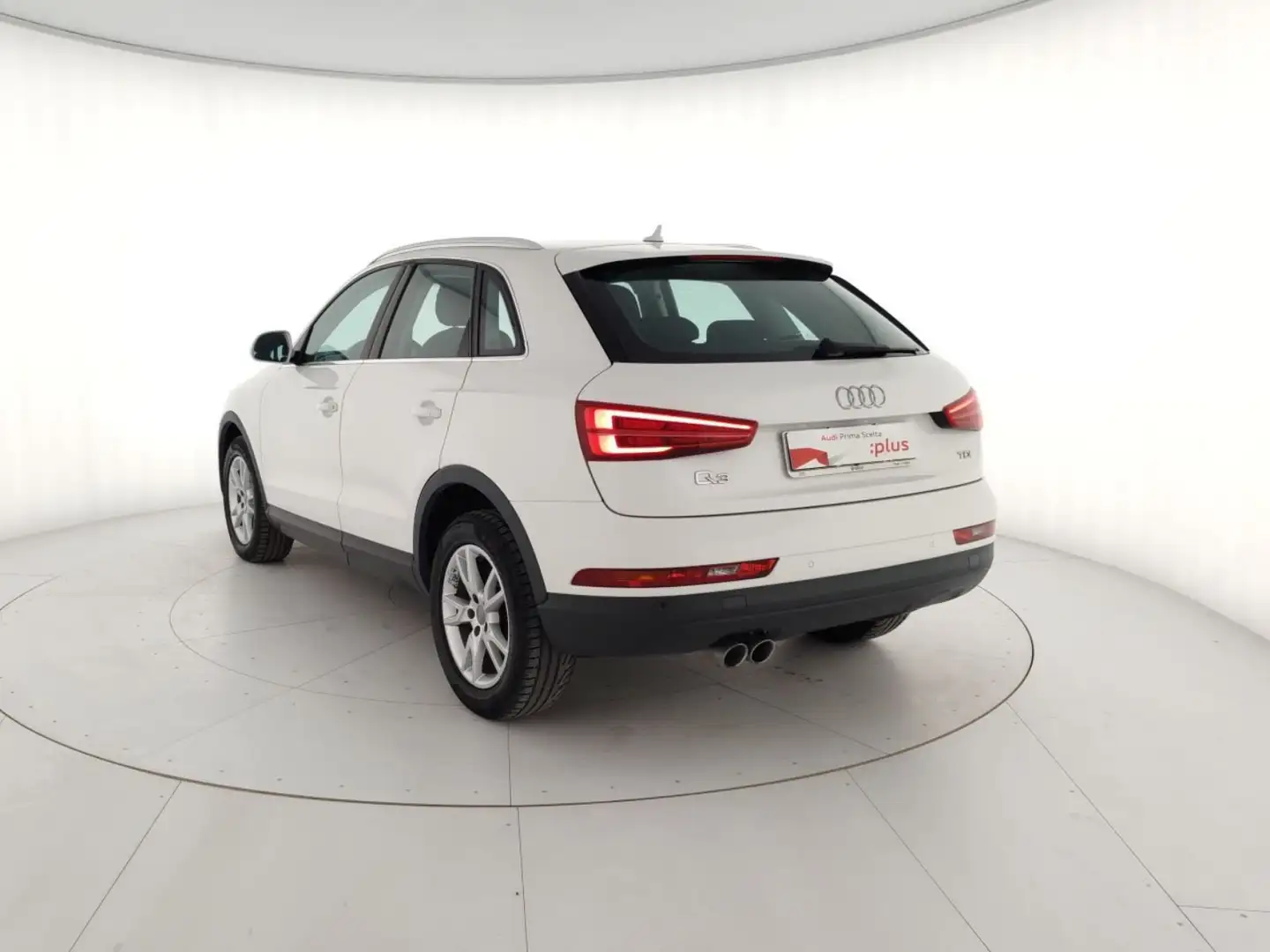 Audi Q3 2.0 TDI 120 CV S tronic Bianco - 2