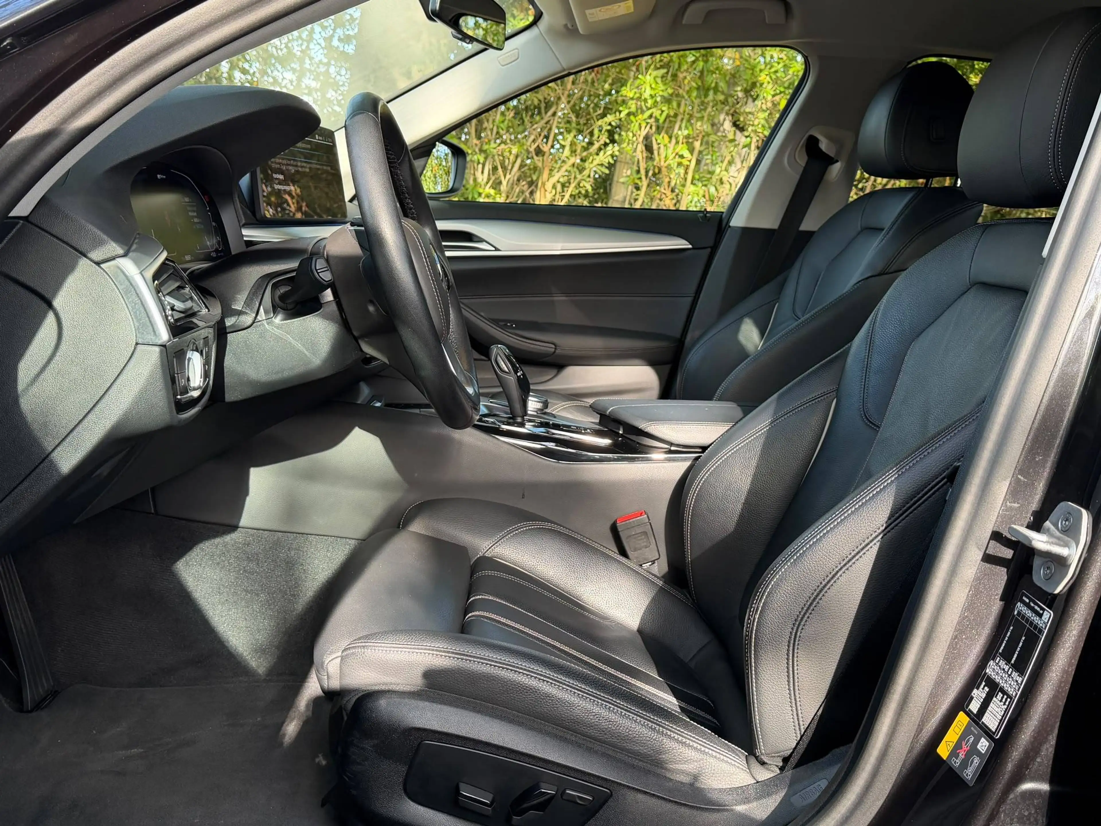 BMW 530 530eA Led-Prof-Cockpit Pro-Comfort Zetels-Verw-Cam-20" — photo 12