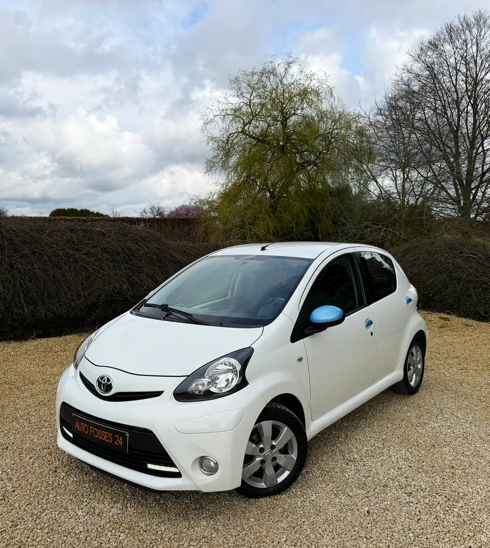 Toyota Aygo 1.0i VVT-i Blue MMT AUTOMATIQUE 62.000 KM !! AIRCO Weiß - 1