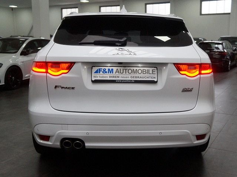 Jaguar F-Pace 20d AWD Pure Automatik Navi Leder R-Kam — photo 6