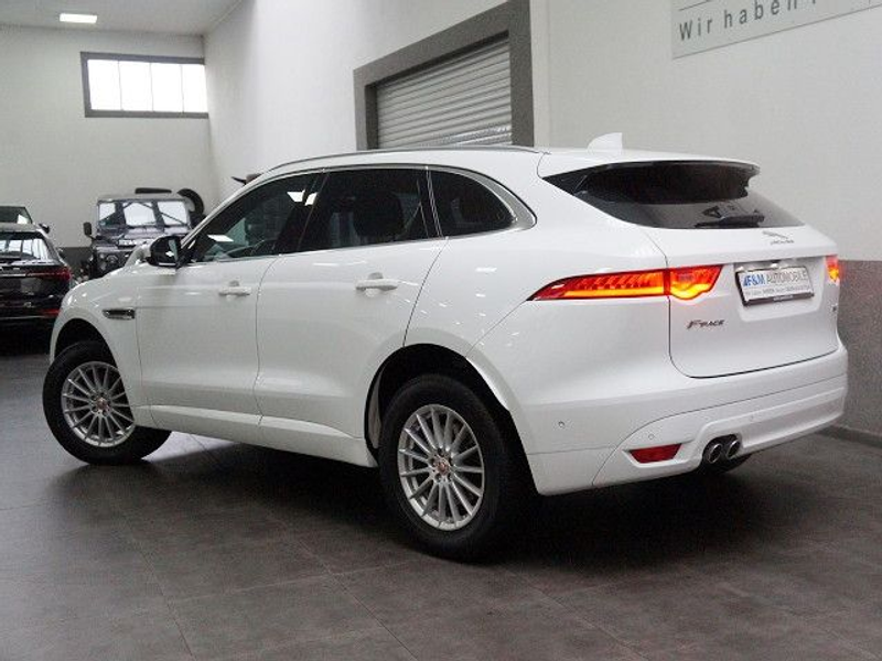 Jaguar F-Pace 20d AWD Pure Automatik Navi Leder R-Kam — photo 5
