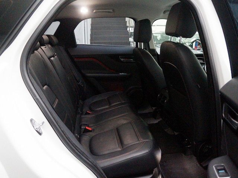 Jaguar F-Pace 20d AWD Pure Automatik Navi Leder R-Kam — photo 12