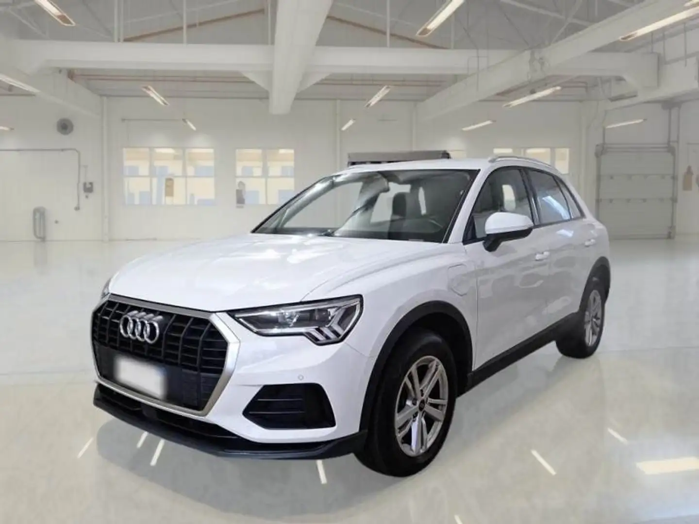 Audi Q3 Q3 II 2018 45 1.4 tfsi e Business s-tronic Weiß - 1