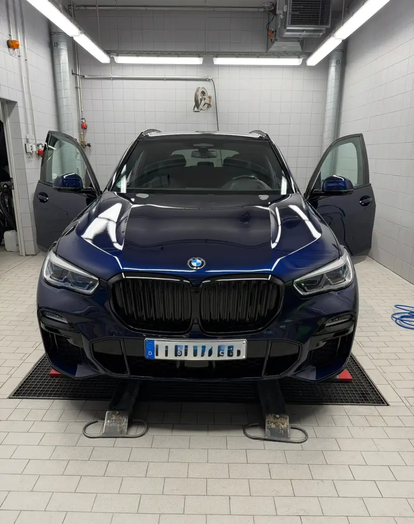 BMW X5 xDrive30d xLine Blau - 1