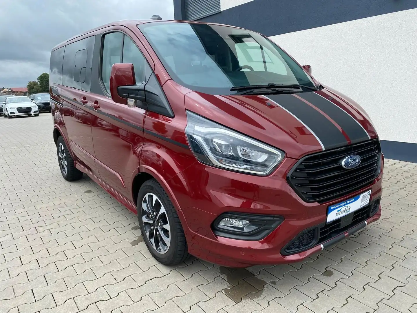 Ford Transit /Tourneo Custom Kombi 320 L1 Tourneo Spor Roşu - 1