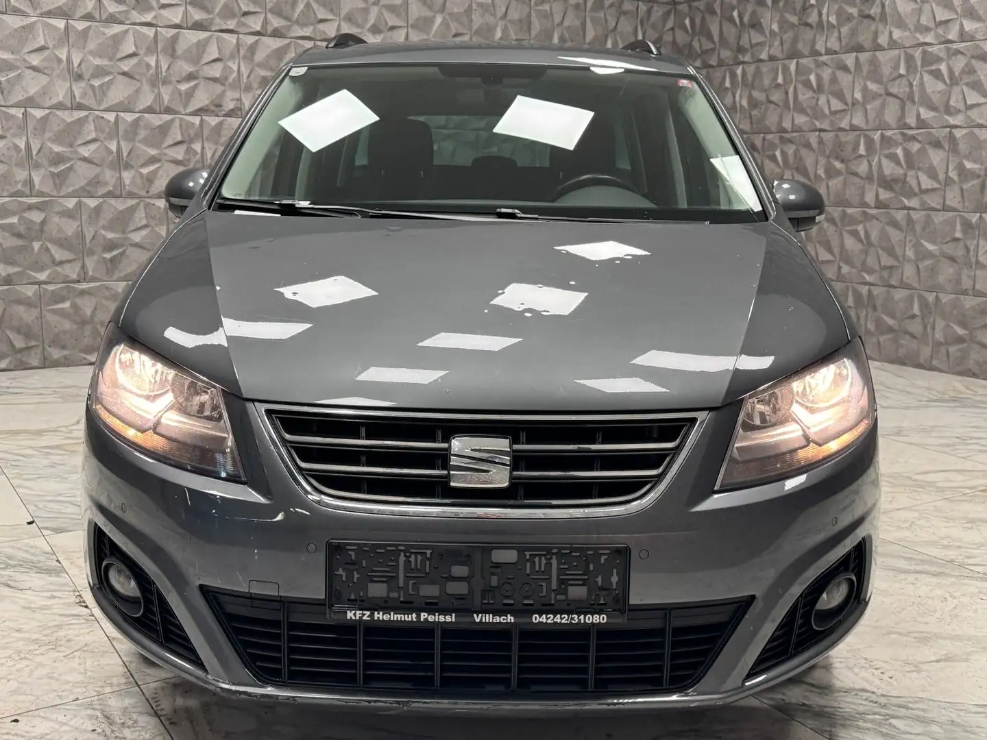SEAT Alhambra Reference Allrad 7-Sitzter Grau - 2