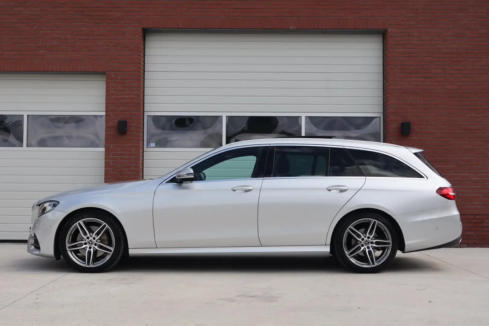Mercedes-Benz E 200 Estate Business Solution AMG - Panoramadak - Sfeer Grijs - 2