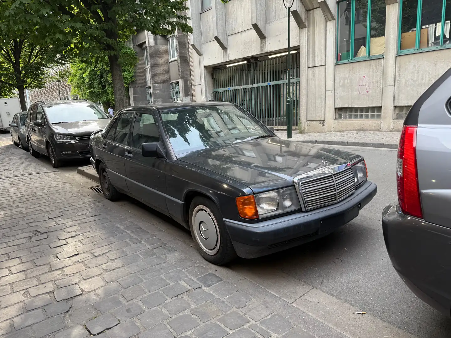 Mercedes-Benz 190 Gris - 1