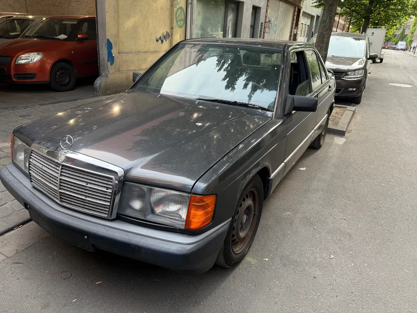 Mercedes-Benz 190 Gris - 2