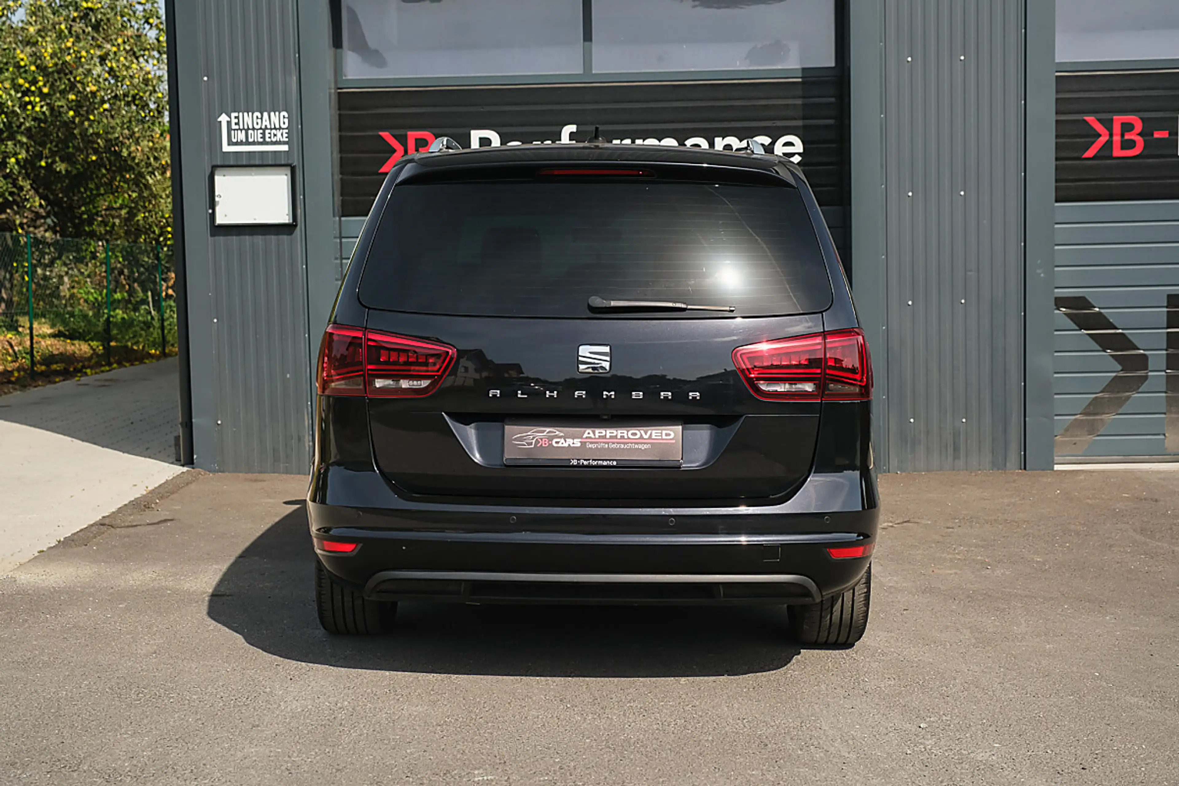 SEAT Alhambra 2.0 TDI Xcellence 7-Sitzer /BI-XENON/AHK/ACC/SH... — photo 8