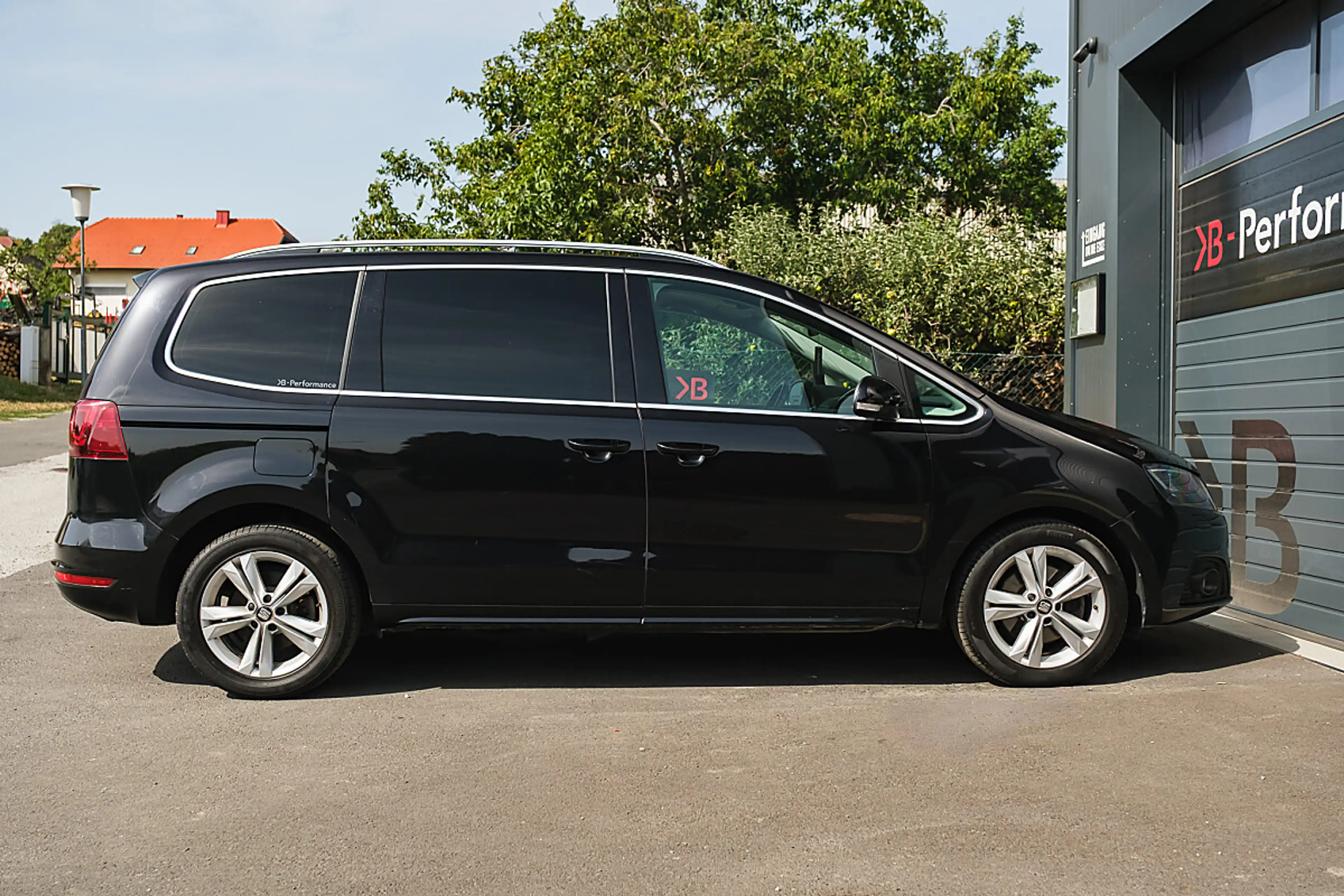 SEAT Alhambra 2.0 TDI Xcellence 7-Sitzer /BI-XENON/AHK/ACC/SH... — photo 10