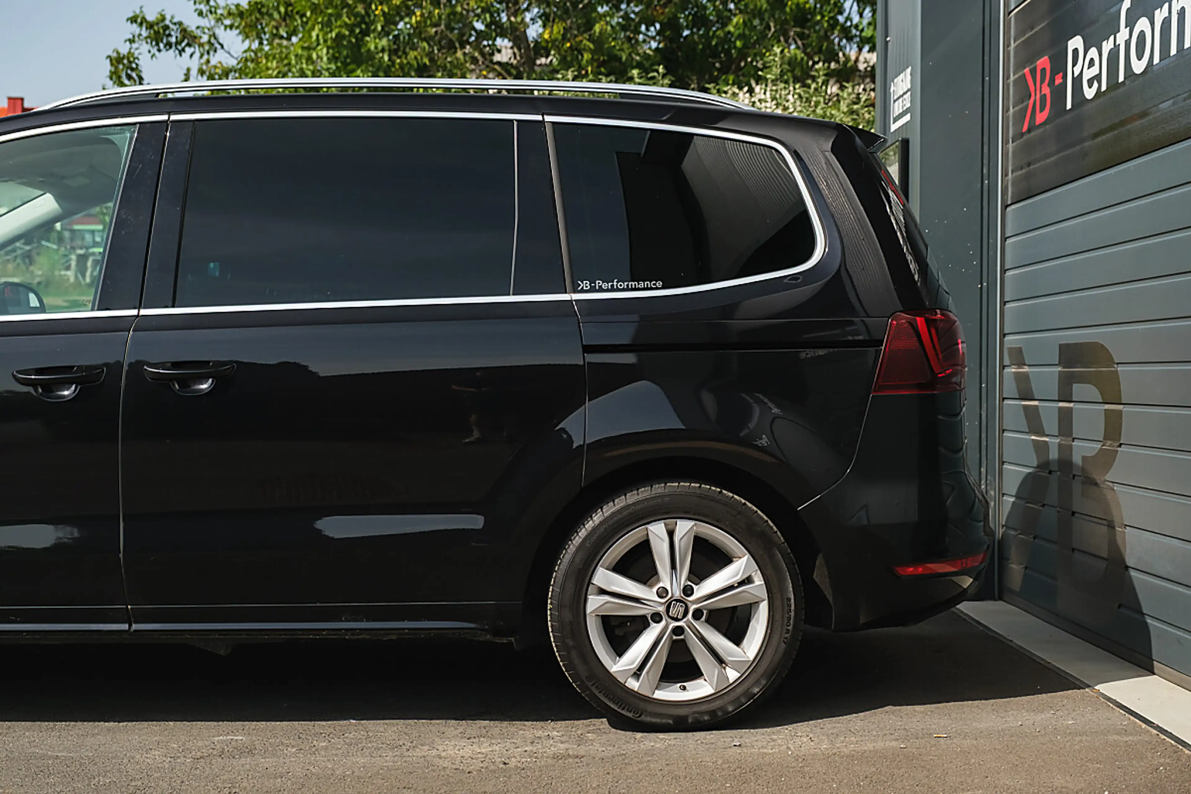 SEAT Alhambra 2.0 TDI Xcellence 7-Sitzer /BI-XENON/AHK/ACC/SH... — photo 6