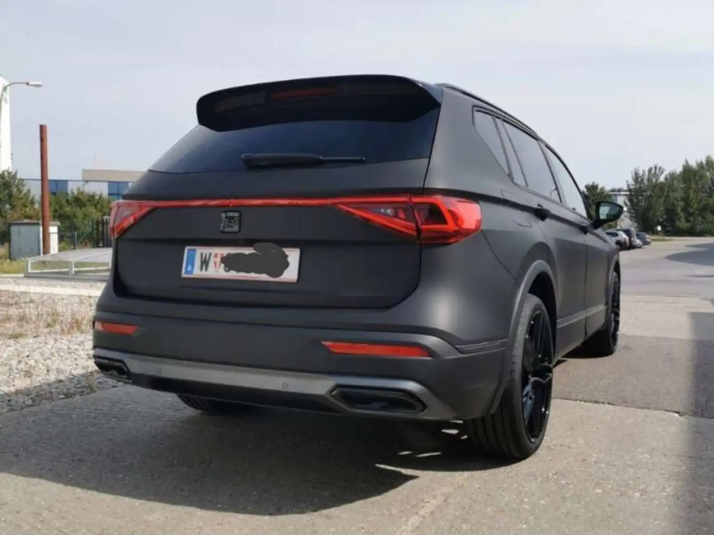 SEAT Tarraco Tarraco 2,0 TSI ACT FR 4Drive DSG FR Schwarz - 2