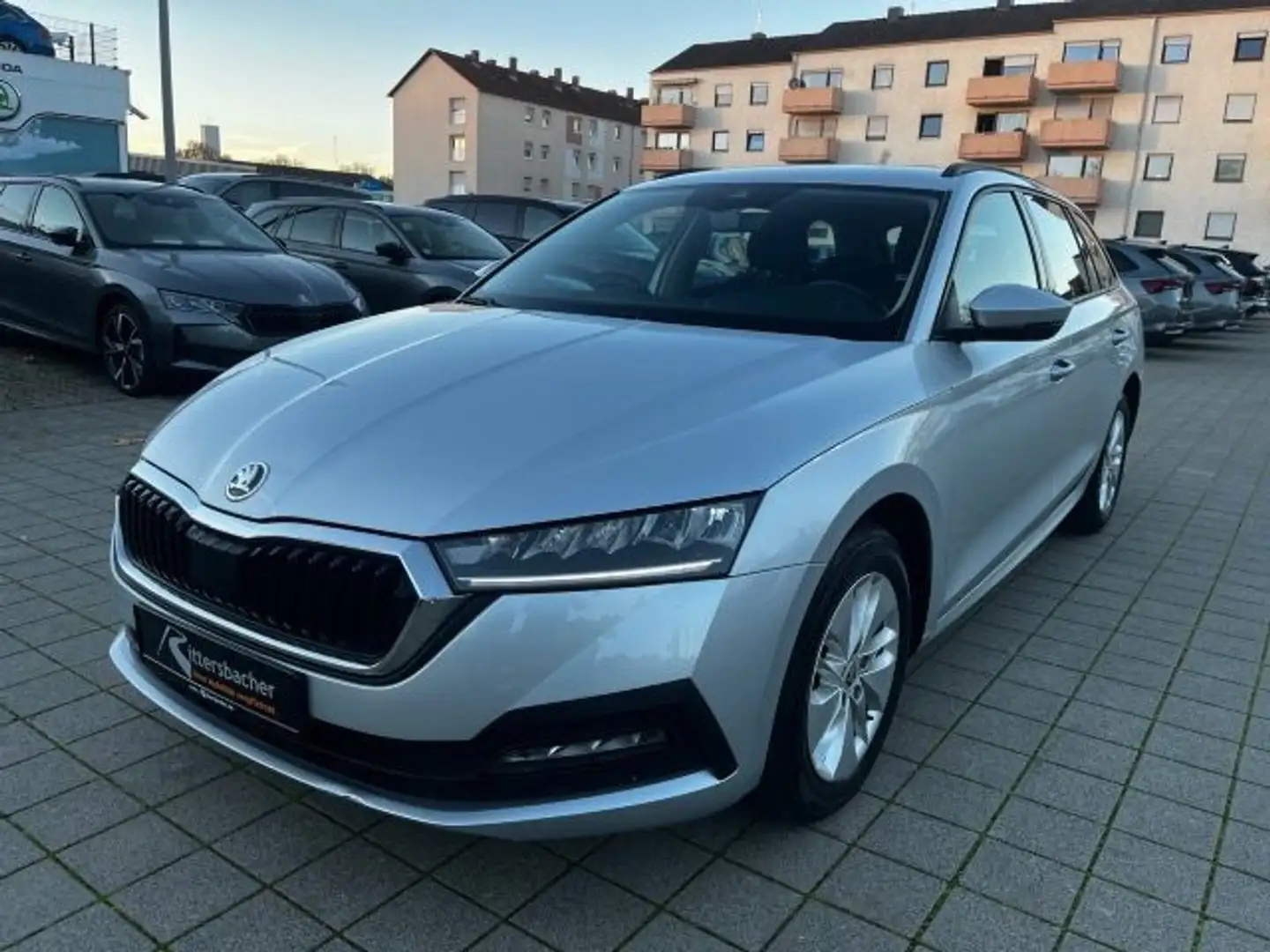 Skoda Octavia Combi 2.0 TDI DSG Ambition AHK SmartLink Zilver - 2