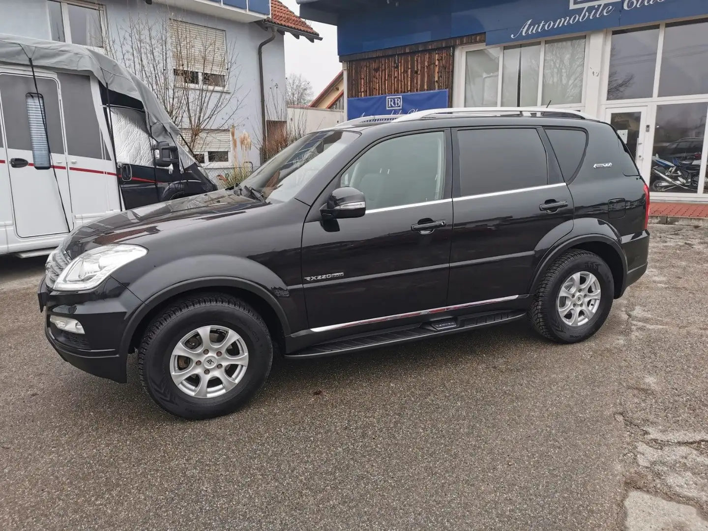 SsangYong Rexton Rexton W Sapphire 4WD Schwarz - 2