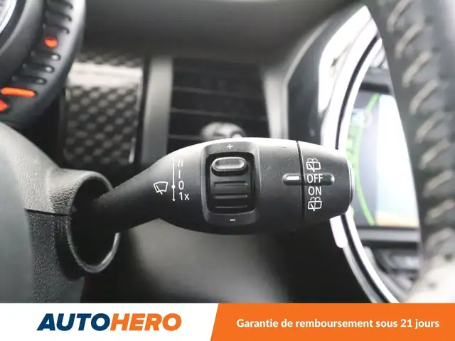 Mini Hatch view 28