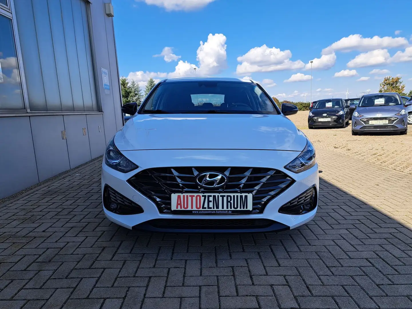 Hyundai i30 Intro Edition 159PS WINTERPAKET KAMERA Wit - 2