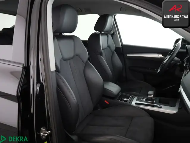 Audi Q5 view 11