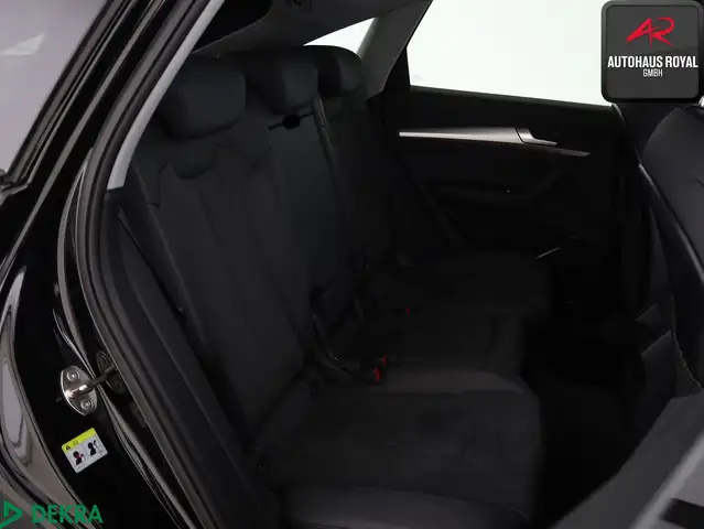 Audi Q5 view 12
