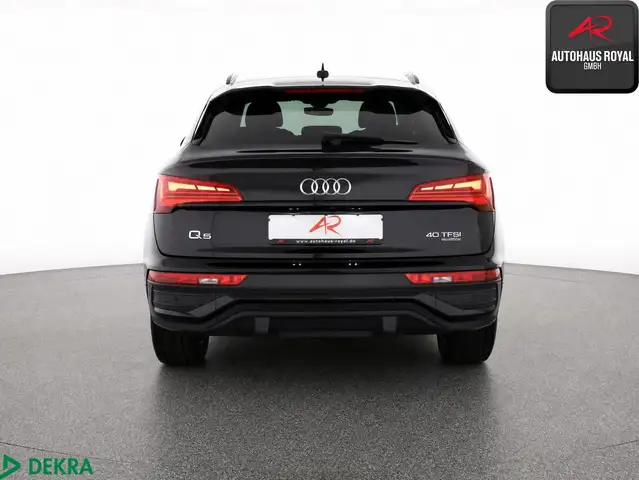 Audi Q5 view 4