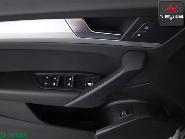 Audi Q5 view 14