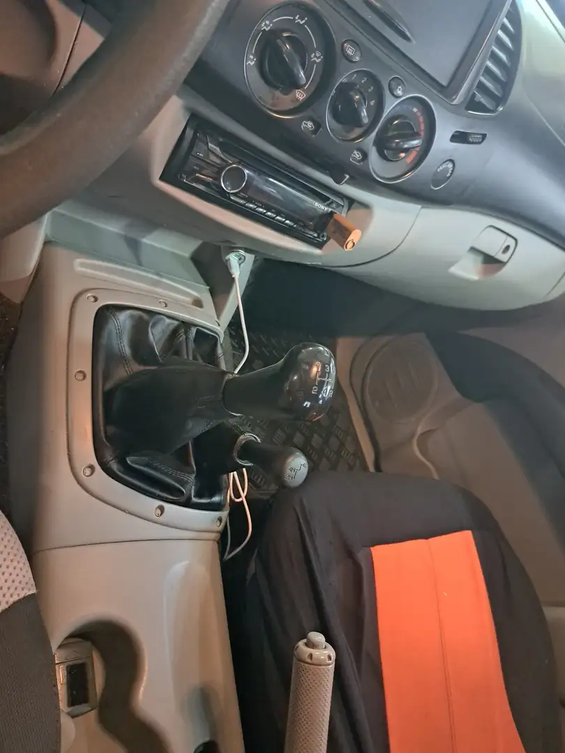 Mitsubishi L200 d.cab 2.5 di-d Intense - 1
