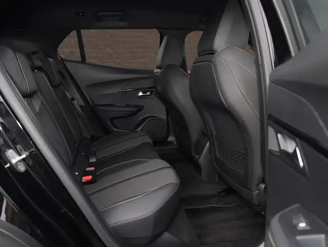 Peugeot 2008 view 8