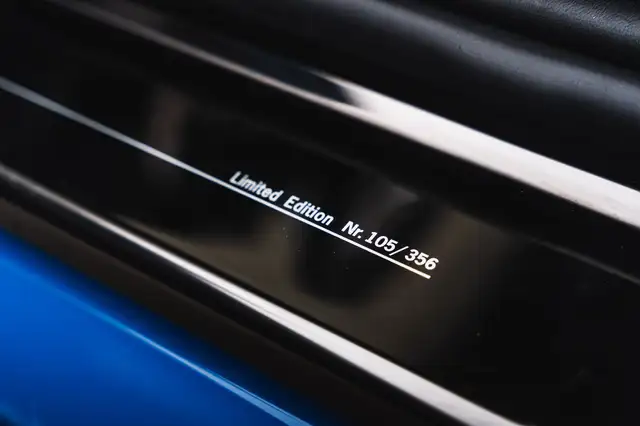 Porsche 911 view 14