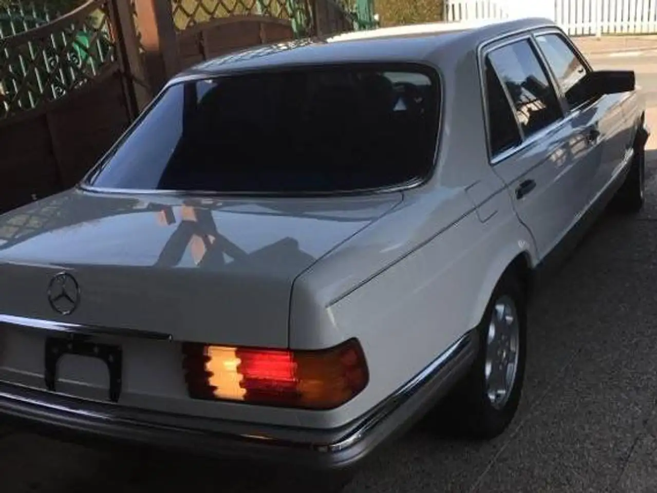 Mercedes-Benz 560 SEL, foto 2