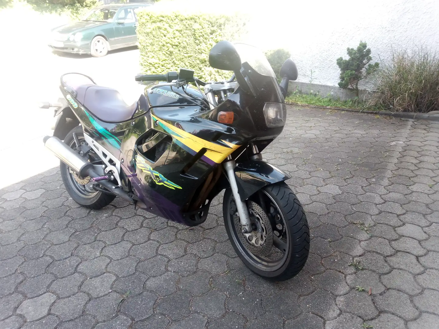 Suzuki GSX 600 GN 72 B Negro - 2