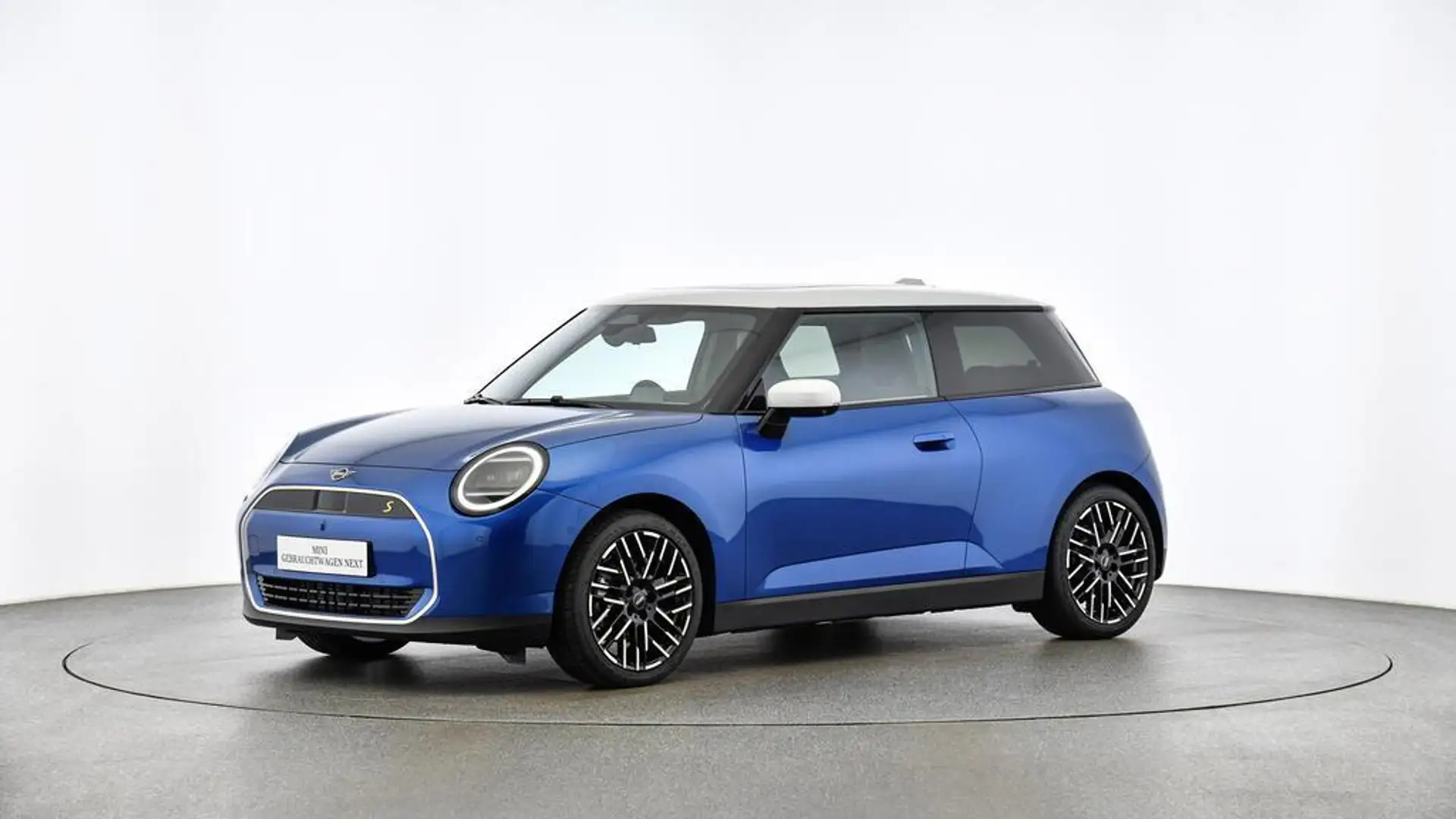 MINI Cooper SE Favoured Trim Blau - 1