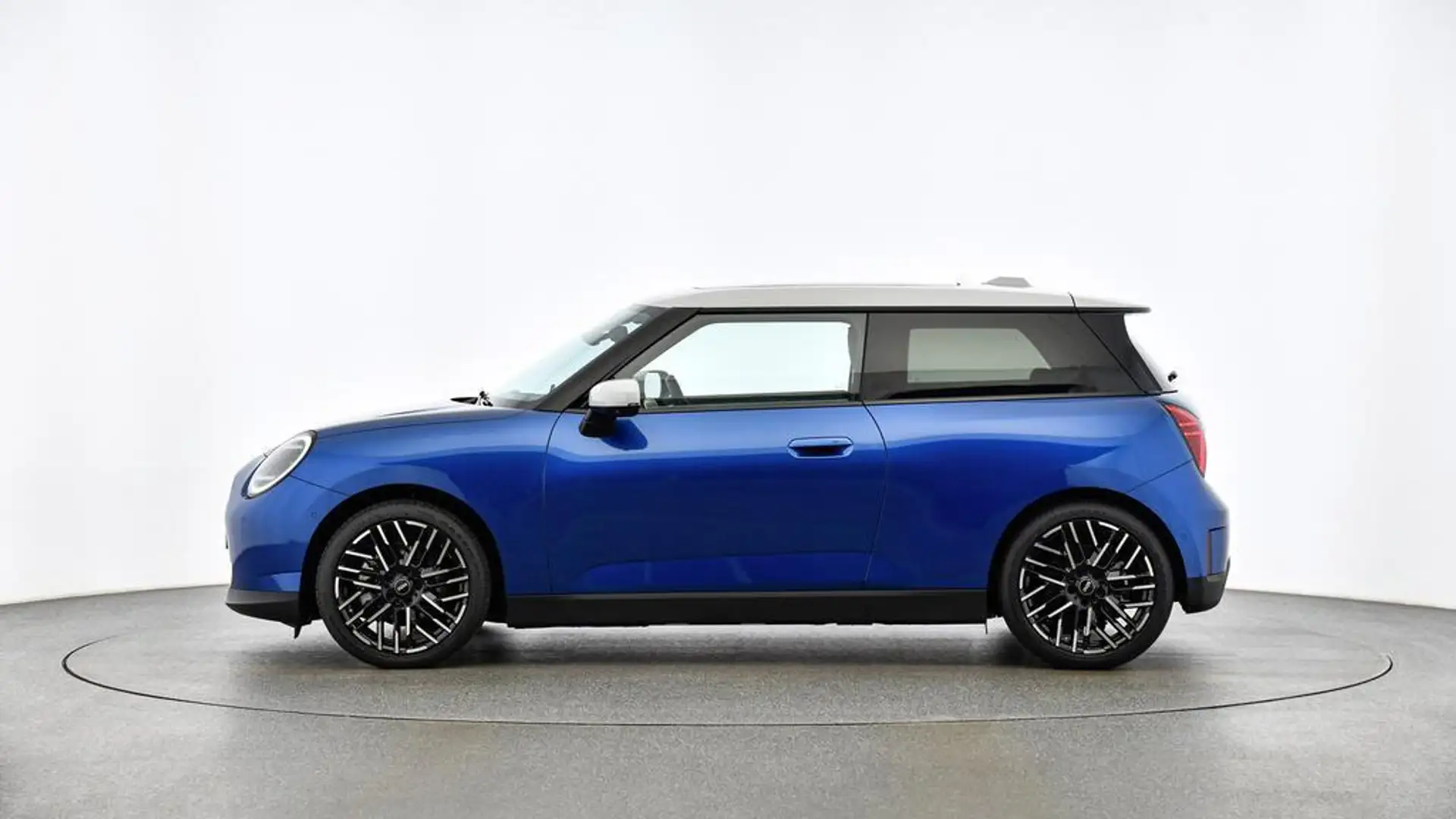 MINI Cooper SE Favoured Trim Blau - 2