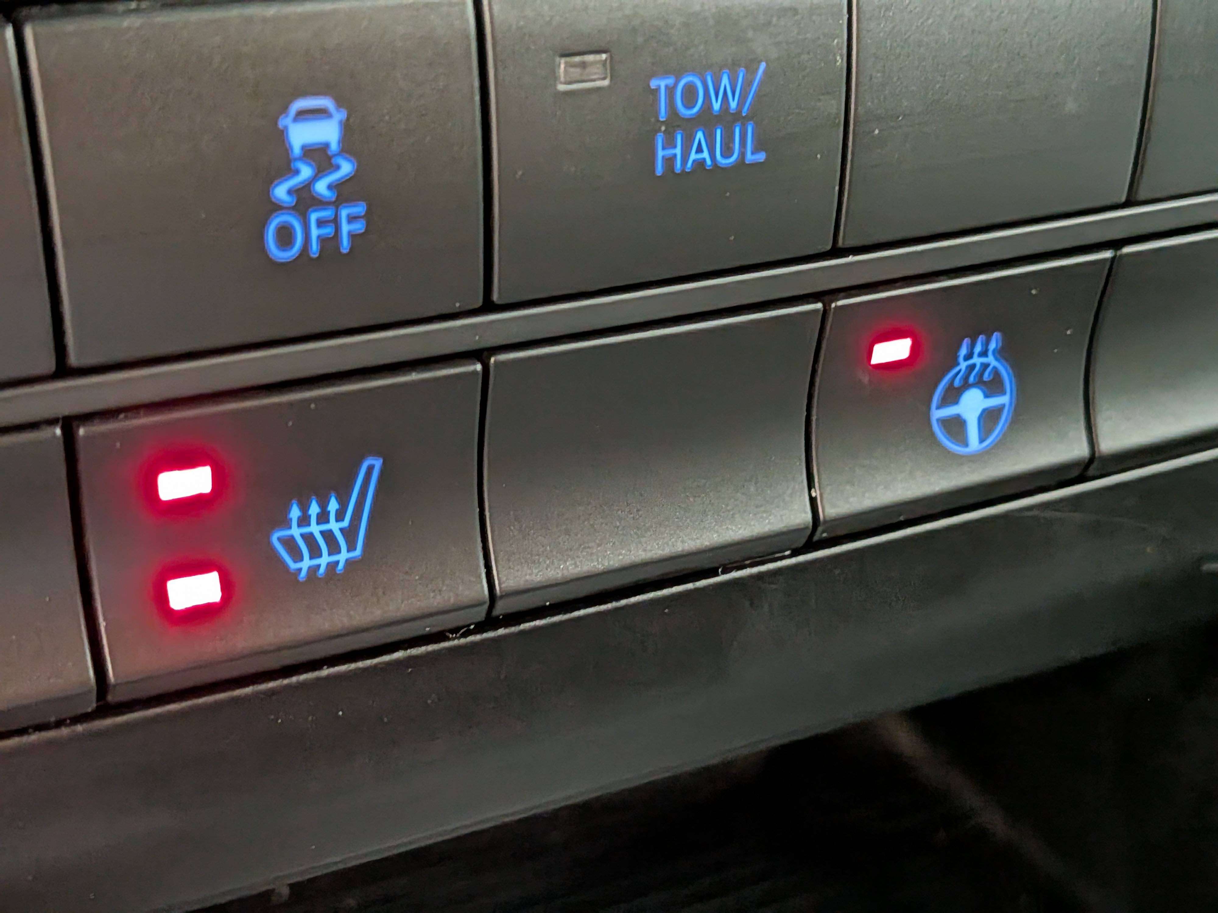 2021 RAM 1500 Express, 5.7L, 4X4 Crew cab, Volant chauffant — снимка 1