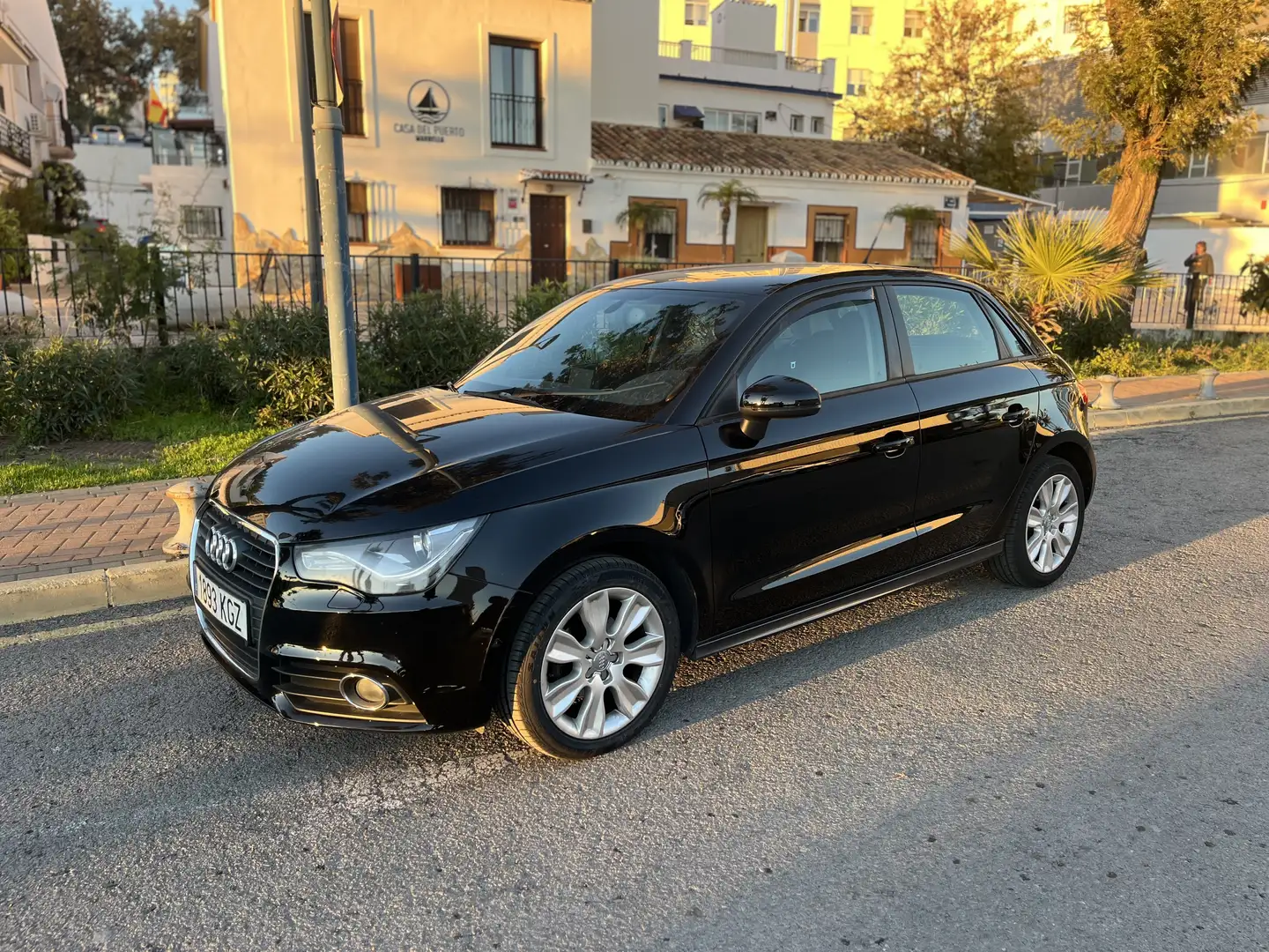 Audi A1 Sportback 1.6TDI Attraction - 2