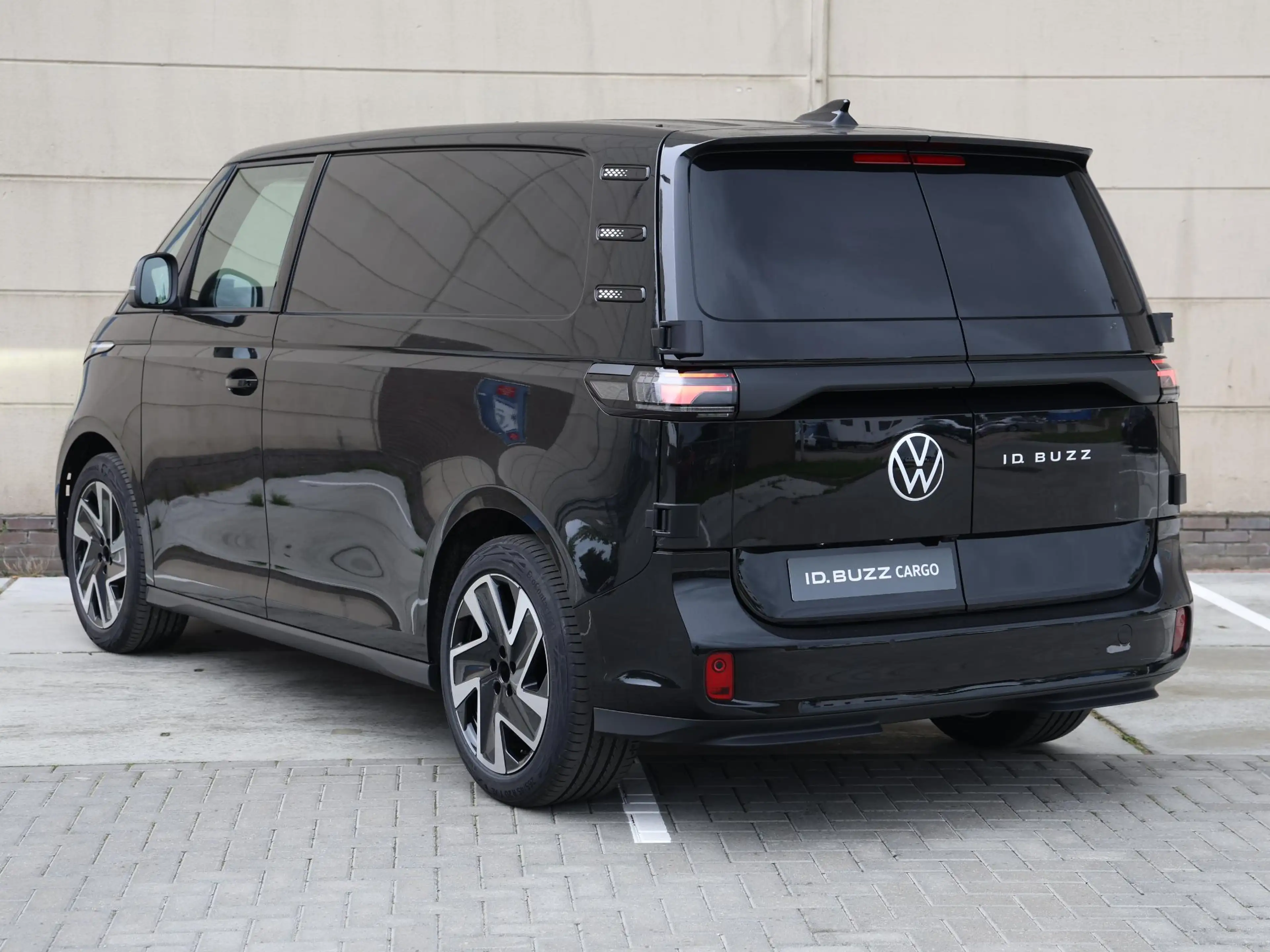 Volkswagen ID. Buzz Cargo Bulli Limited Edition Elektromotor 286PK 79 kWh | — photo 11