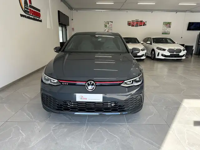 Volkswagen Golf view 2