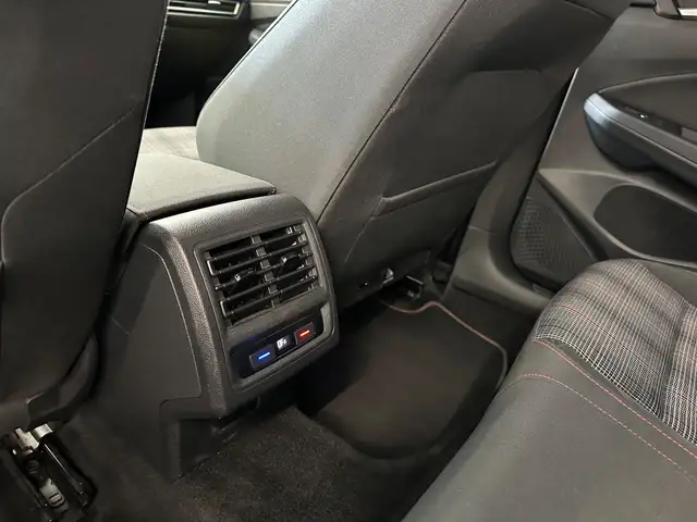 Volkswagen Golf view 10
