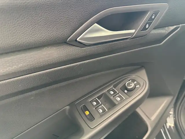 Volkswagen Golf view 13